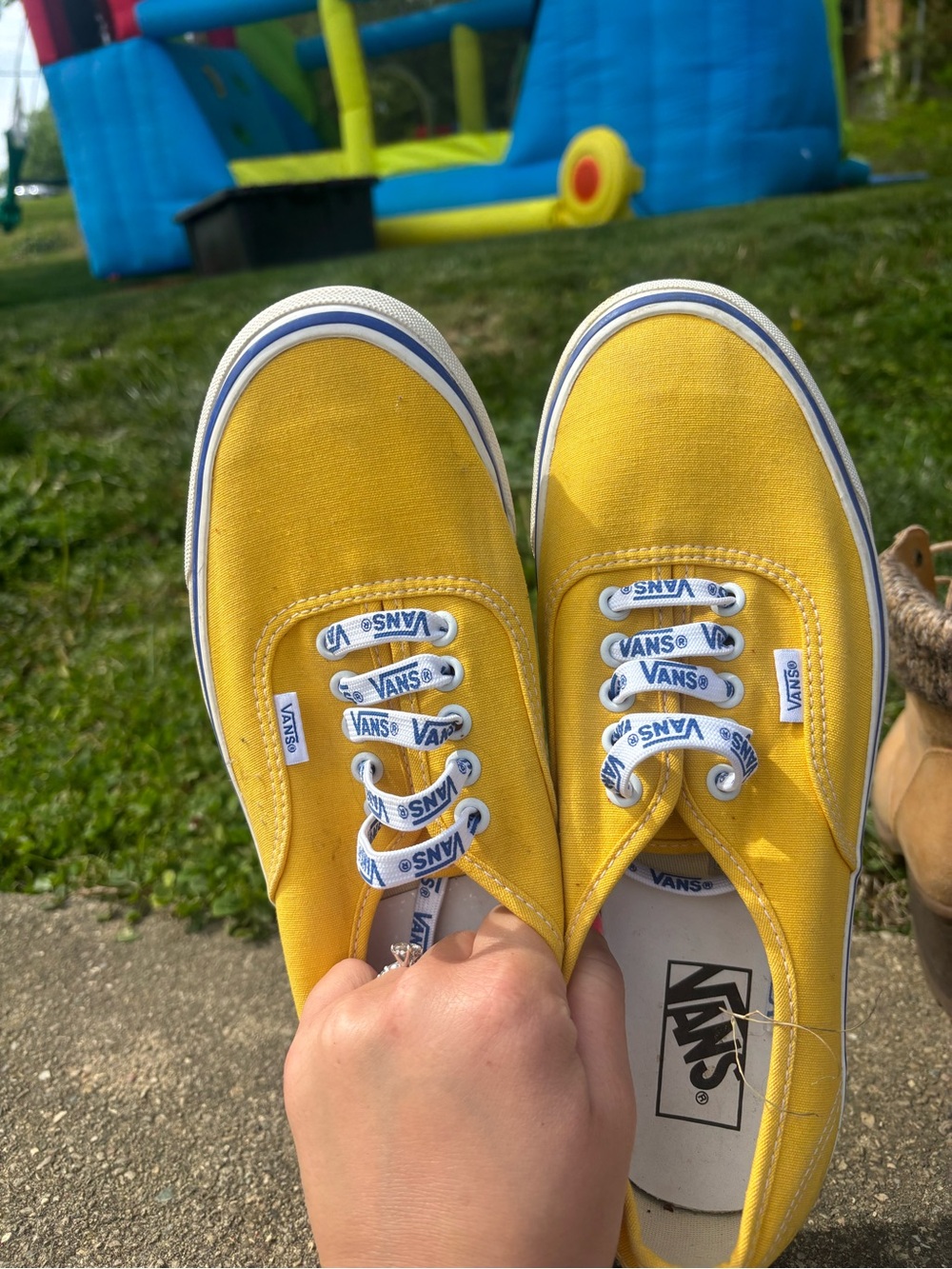 Vans mens Authentic Canvas Sneakers - Yellow